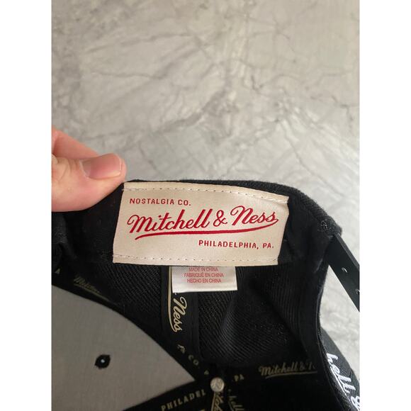 Philadelphia 76ers Ben Franklin Logo Mitchell & Ness Snapback Hat - Picture 7 of 8